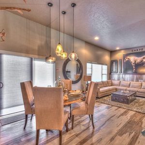 Mesa - dining area and kitchen