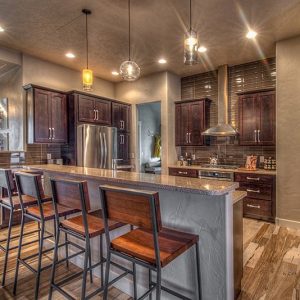 Mesa - kitchen with island