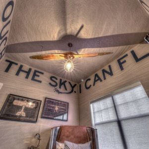 Mesa - airplane bedroom