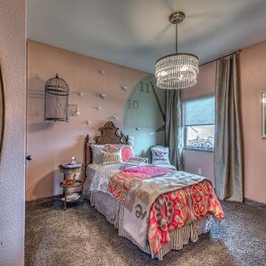 Blackmore II - pink/teal bedroom
