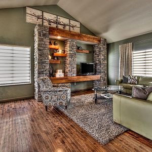 Bar Nunn Model living room
