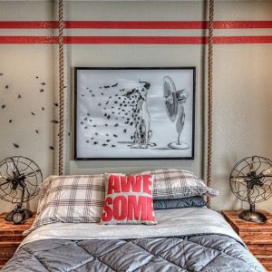 Blackmore II - red/grey/brown bedroom